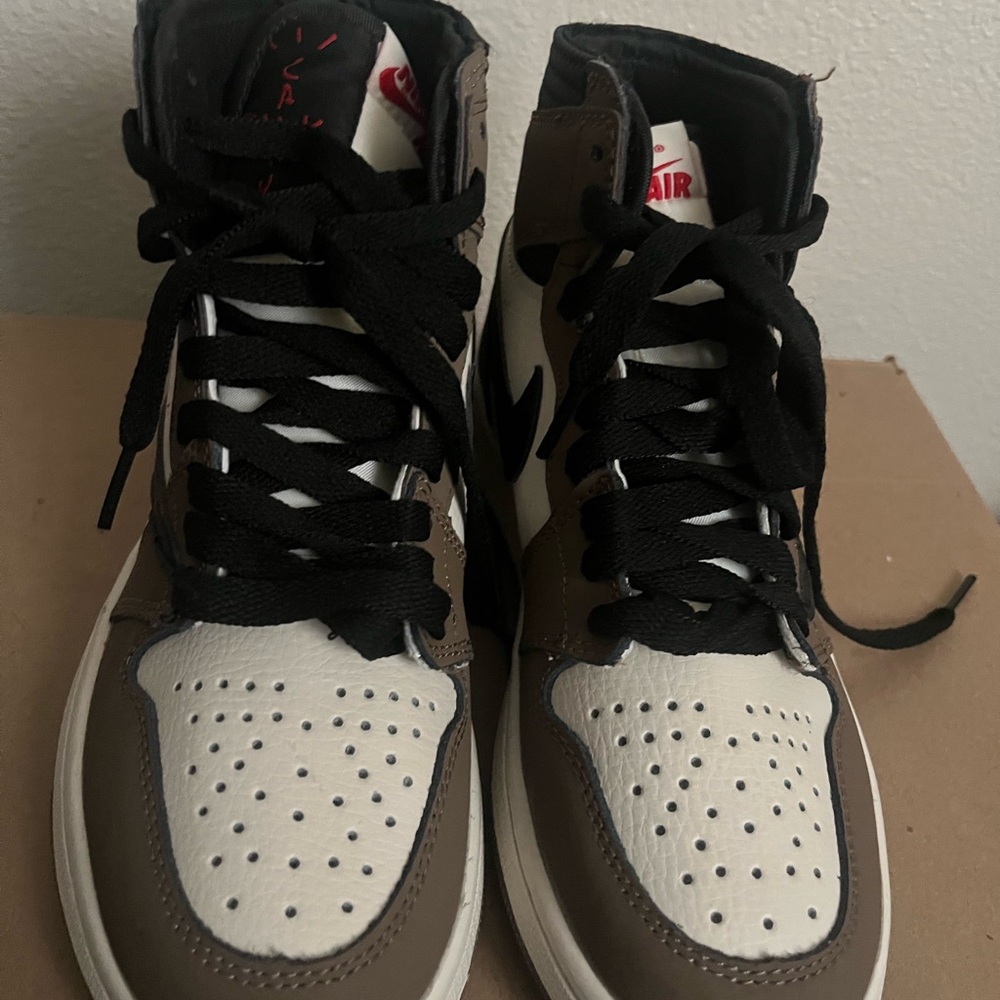 Kids Sneakers in Black and Brown